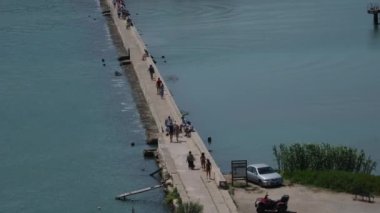 Yunanistan 'ın Paxos Adası' ndaki güzel bir körfezde yelkenliler. Yunanistan Korfu adası Pontikonisi bölgesi Korfu adasında uçakla uçuyor, Yunanistan