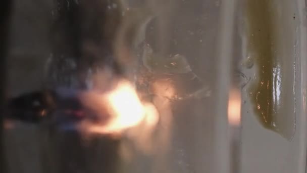 Staré Saze Svíček Zblízka Zapálí Oheň Svíčky Vysoce Kvalitní Záběry — Stock video