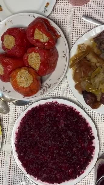 Oekraïense Nationale Keuken Tafel Met Dishe — Stockvideo