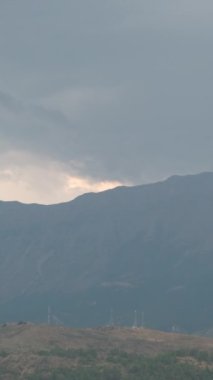 Cirokastra Müzesi Şehri Arnavut komünist lider Enver Hoca 'nın doğum yeri olarak biliniyor. UNESCO Dünya Mirası Alanı, Osmanlı Şehri