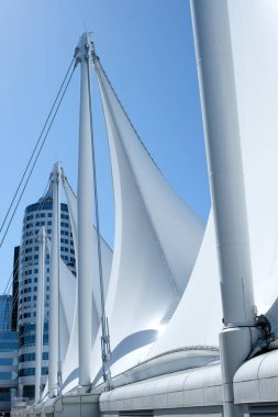 Kanada merkezindeki Kanada Kongresi Merkezi 'nin yelkenleri Vancouver 04.04.2024 