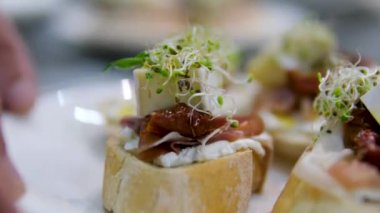 İspanyol yemeği, Iberico jambonlu Iberico sandviçi, İspanyol Bocadillo de Jamon Iberico peynirli jambonlu jambonlu sandviç.