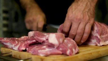 Erkek kıllı kollar et boyunlu domuz pirzolası