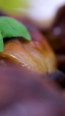 Karamelli elma soslu kaz ciğeri. Elmalı kaz