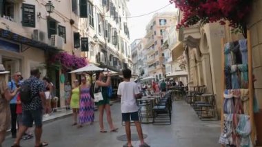 Yunanistan 'ın Korfu adasındaki eski Kerkira kasabasının panoramik manzarası. Ana şehir manzarası Aziz Spyridon Kilisesi 'nin çan kulesi, eski kale. Yunanistan Korfu 01.20.2025