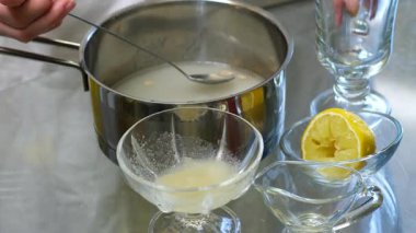 Limon tohumlarını şekerden kaldırın. Yüksek kalite 4k görüntü