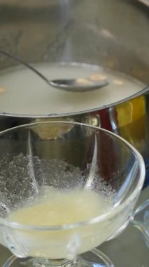 Limon tohumlarını şekerden kaldırın. Yüksek kalite 4k görüntü