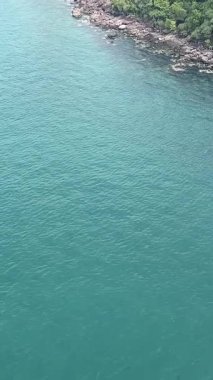 Teleferik Kien Giang Vietnam Phu Quoc an Thoi kasabası popüler Hon Thom adasında. phu Quoc vietnam teleferiği Vietnam 'ın Phu Quoc şehrinde ünlü teleferik, en uzun yol. Güneş Dünyası Hon Thom