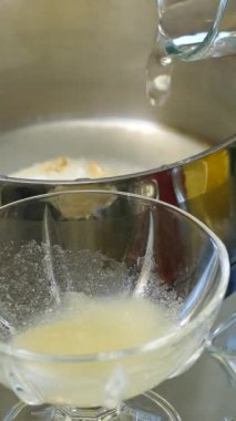 Limon şekeri ve jelatin tatlılar üzerinde yürü. Yüksek kalite 4k görüntü