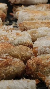 Tepside soslu Vietnam Taze Bahar Rolls 'u. Yüksek kalite 4k görüntü