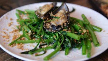 Morning Glory ile karıştırılmış midye. Yüksek kalite 4k görüntü