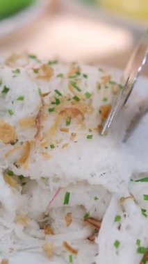 pirinç krepleri. pirinç ince vermicelli tabakta yapılır.