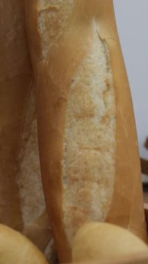 Raflarda Ekmek, Gerçek Yemek, Kahve Fırını 3 boyutlu animasyonlar, CGI 4K. Yüksek kalite 4k görüntü