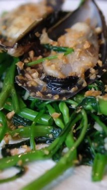 Morning Glory ile karıştırılmış midye. Yüksek kalite 4k görüntü