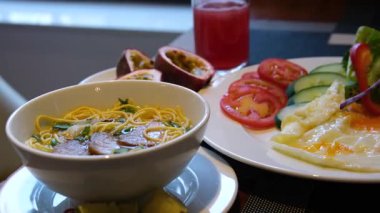 Japonya otelinde tam kahvaltı. Yüksek kalite 4k görüntü