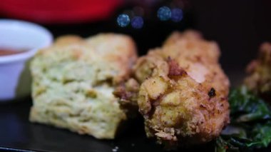 Ballı Kore usulü kızarmış tavuk. Yüksek kalite 4k görüntü