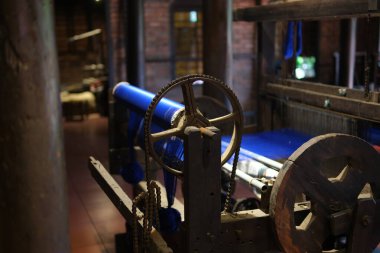 traditional silk production process carefully create silk fabric from start to finish. From spinning fine silk threads to weaving on wooden looms, this handmade craft reflects cultural heritage, skill