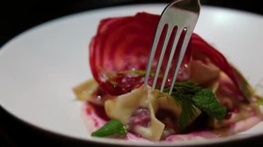 Izgara pancarlı linguine yemeği. Yüksek kalite 4k görüntü