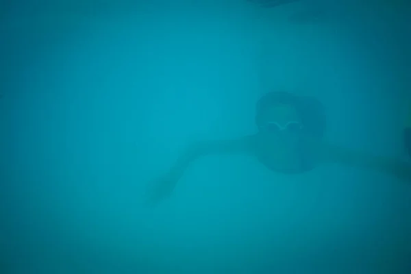 Tiro Subaquático Menina Nadando — Fotografia de Stock