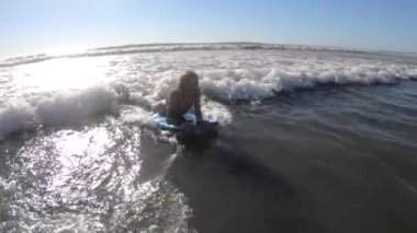 Boogieboard 'da Dalgalanan Kız