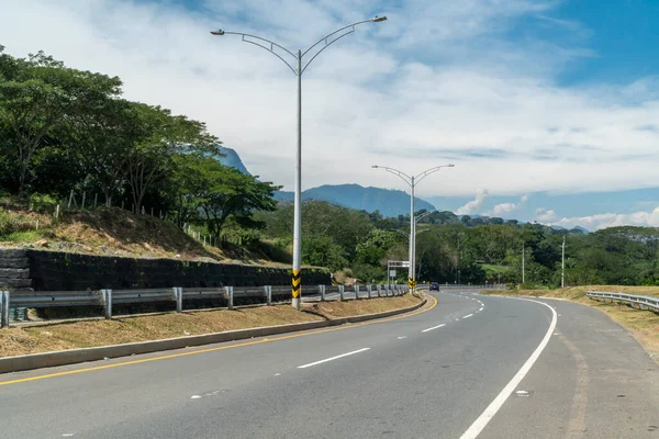 Carretera Del Pacífico Con Cielo Azul Antioquia Colombia — Foto de Stock