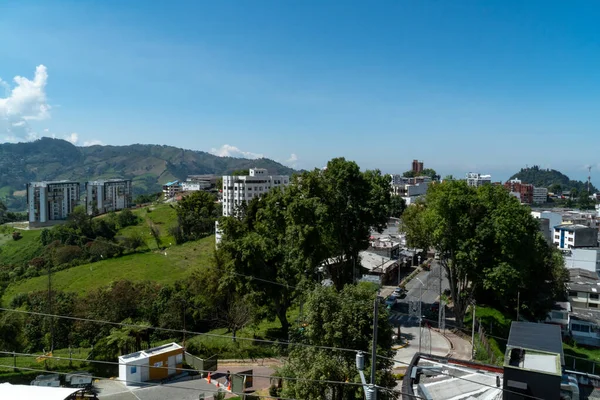 Panoraama Kaupunkikuva Kaupungin Sininen Taivas Manizales Caldas Antioquia — kuvapankkivalokuva