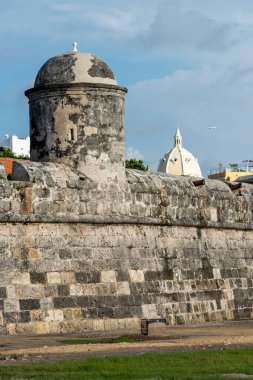 San Felipe de Barajas Kalesi Kolombiya 'nın Cartagena de Indias şehrinde bulunan bir kaledir. Gerçek adı San Felipe de Barajas Kalesi. Cartagena, Bolivar, Kolombiya. 