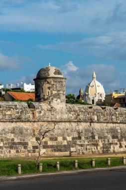San Felipe kale duvarı ve Claver 'lı Aziz Peter' ın arkası. Cartagena, Bolivar, Kolombiya. 