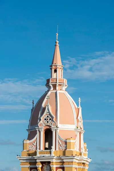 Turm Und Kuppel Der Kirche Santa Catalina Mit Blauem Himmel — Stockfoto