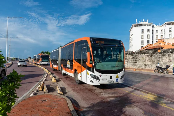 Καρταχένα Μπολιβάρ Κολομβία Νοεμβρίου 2021 Λεωφορείο Transcaribe Στην Περιτειχισμένη Πόλη — Φωτογραφία Αρχείου