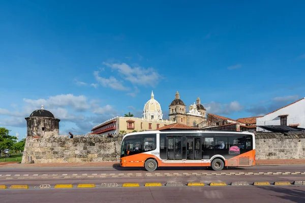 コロンビアのボリバル州カルタヘナ 2021年 2021年 11月3日 城壁都市のトランスバリバス — ストック写真