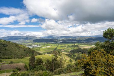 Bezelye hasadı manzaralı panoramik bir manzara. Cundinamarca, Kolombiya.