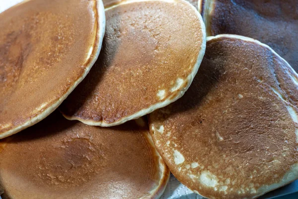 Pancakes Honey Close Red Plate — Stock Photo, Image