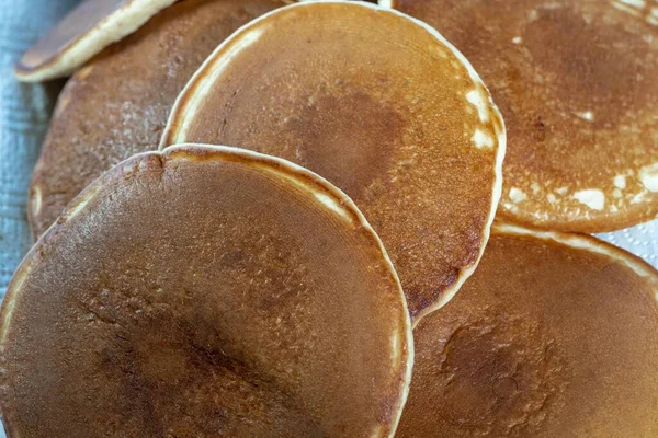 Pancakes Honey Close Red Plate — Stock Photo, Image