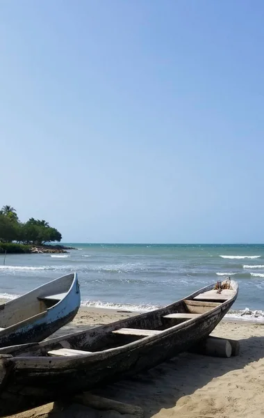 Boten Het Zand Het Strand Palmbomen Lucht Calao Colombia — Stockfoto