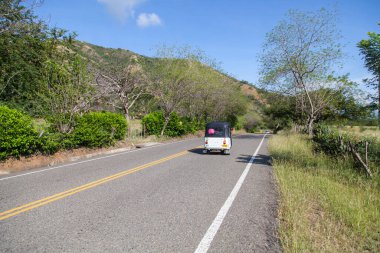 Santa Fe De Antioquia-Bolombolo, Antioquia, Kolombiya üzerinden.