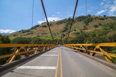 Santa Fe De Antioquia-Bolombolo, Antioquia, Kolombiya üzerinden.