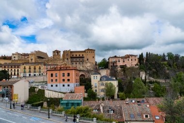 Segovia, Espaa. 28 Nisan 2022: Segovia 'daki evler mimari ve cephesi..