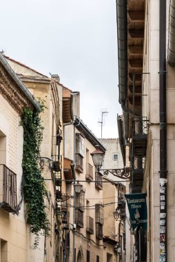 Segovia, Espaa. 28 Nisan 2022: Segovia 'daki evler mimari ve cephesi..