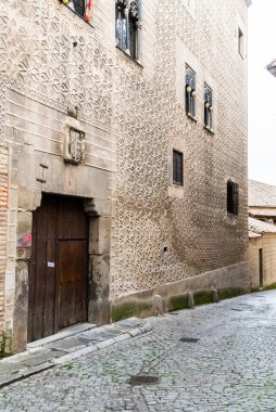 Segovia, Espaa. 28 Nisan 2022: Segovia 'da sgraffito tekniği ile mimarlık ve cephe.