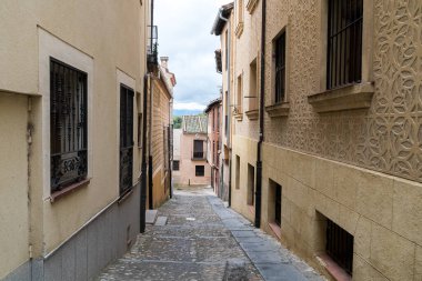 Segovia, Espaa. 28 Nisan 2022: Segovia 'da sgraffito tekniği ile mimarlık ve cephe.