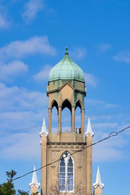 Savannah, Georgia, Usa. 2 Aralık 2022 Mikveh Cemaati Kubbesi İsrail ve güzel mavi gökyüzü.