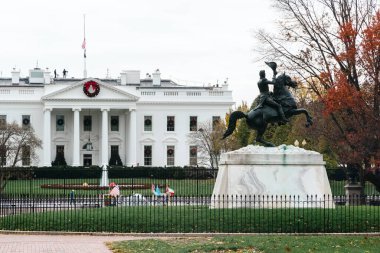 Washington D.C. Birleşik Devletleri. 29 Kasım 2022: Gri bir günde Beyaz Saray 'dan kartpostal.