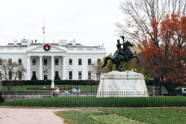 Washington D.C. Birleşik Devletleri. 29 Kasım 2022: Gri bir günde Beyaz Saray 'dan kartpostal.