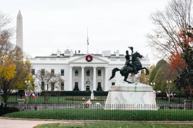 Washington D.C. Birleşik Devletleri. 29 Kasım 2022: Gri bir günde Beyaz Saray 'dan kartpostal.
