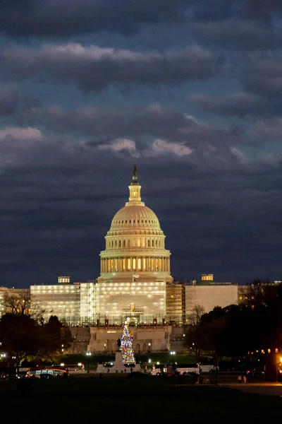 华盛顿特区 2022年11月29日 美国国会大厦和美丽的蓝天 — 图库照片