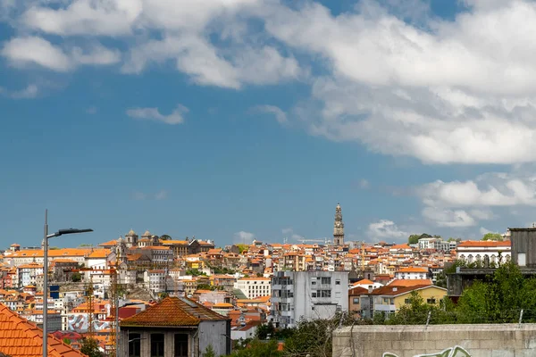 Porto Portugalia Grudnia 2022 Krajobraz Miasta Błękitnym Niebem Architekturą Miasta — Zdjęcie stockowe