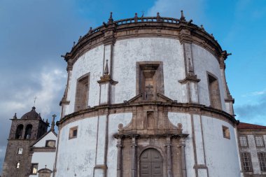 Oporto, Portekiz. 12 Nisan 2022: Sierra del Pilar Manastırı - Morro bahçesi