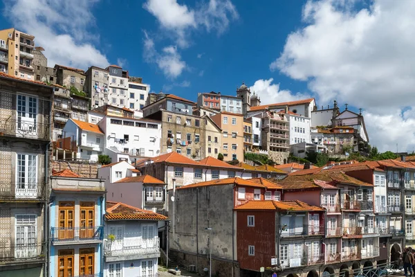 Porto Portugalia Kwietnia 2022 Architektura Dzielnicy Ribeira Błękitne Niebo — Zdjęcie stockowe
