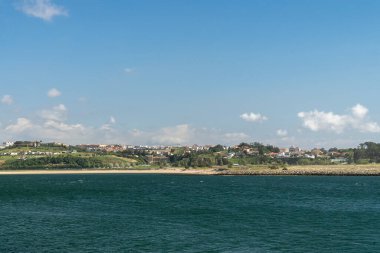 Plajlar ve Vila Nova de Gaia ve Douro nehri manzarası. Oporto. Portekiz. 